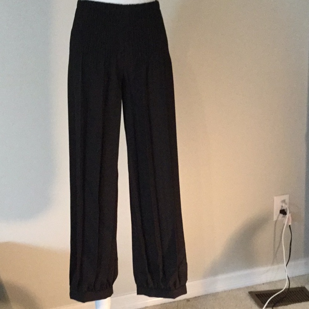 Gathered waist pleated leg pant